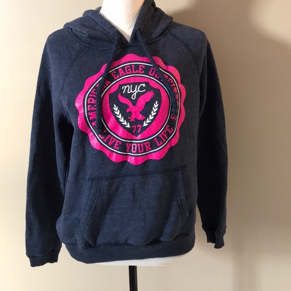 American Eagle Outfitters Tops - ⭐️3 for $20 EUC American Eagle Outfitters hoodie